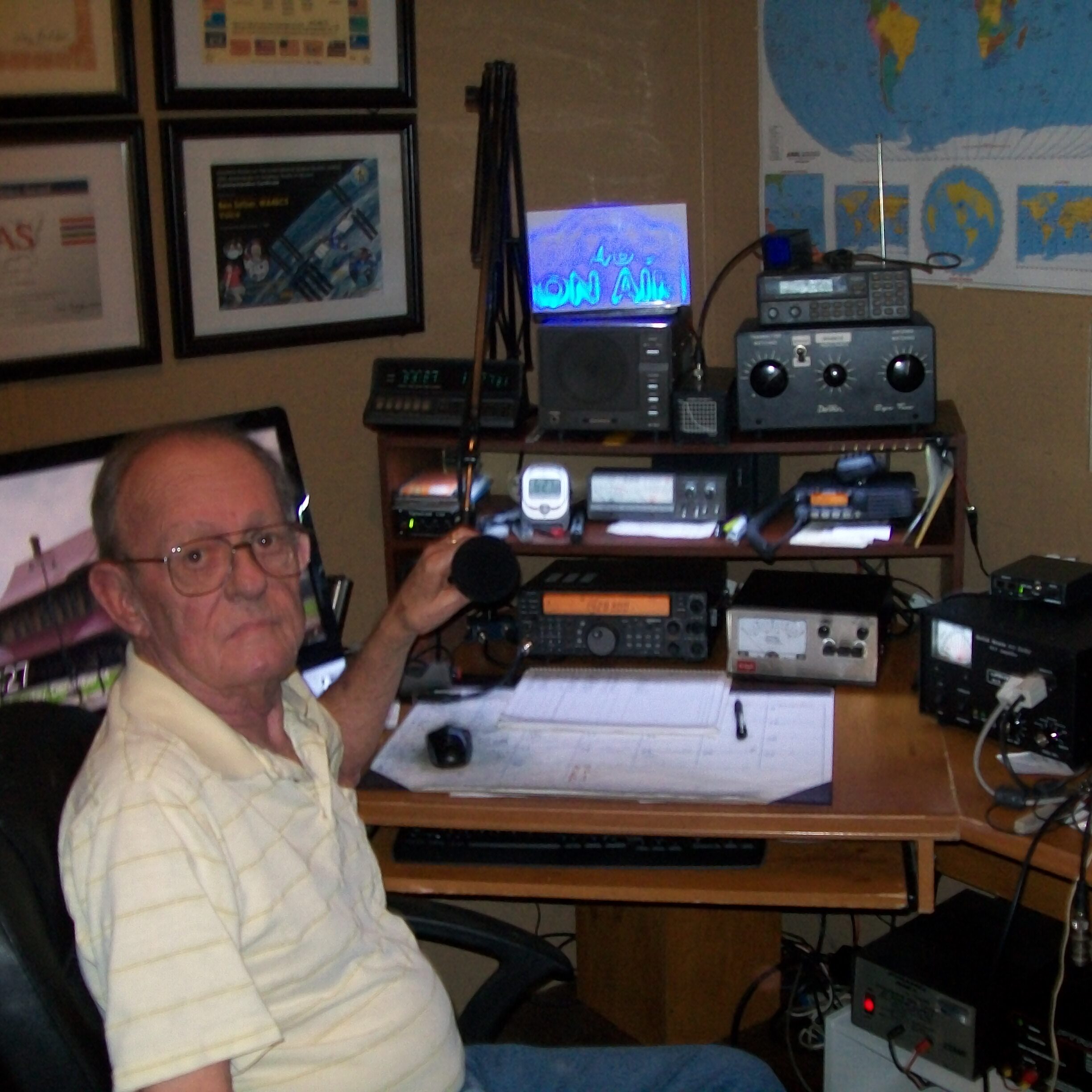 Ben Setzer WA4BCS at his ham shack 2017